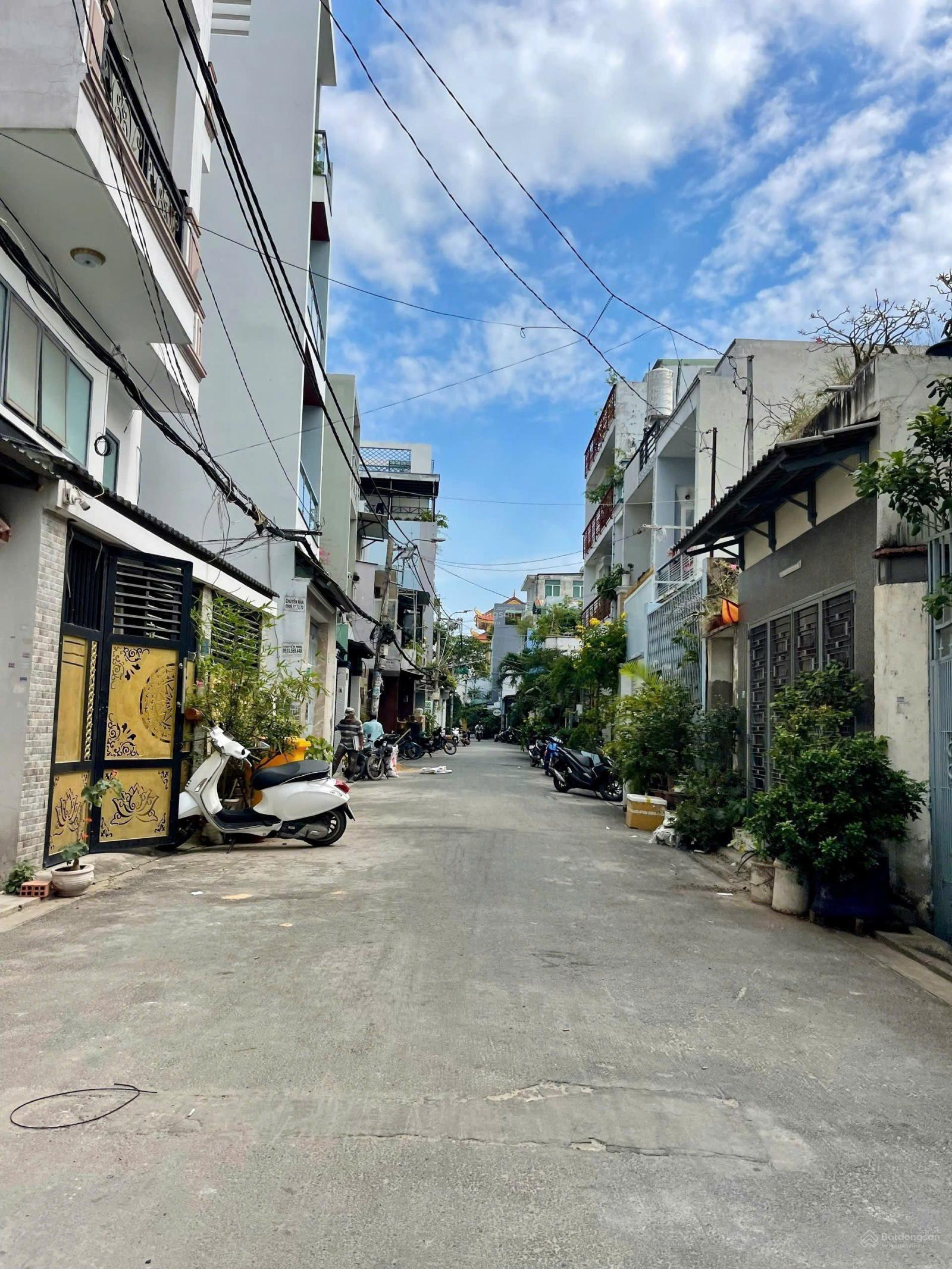 Cho thuê nhà Đ/C 80/39 Kênh Nước Đen - Bình Tân - 12x18m - gác - giá rẻ