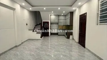 Nhà phố Hoàng Hoa Thám, ngõ thông, căn góc, trước nhà 4m, kinh doanh, dân xây KCBT 52m*5T full NT