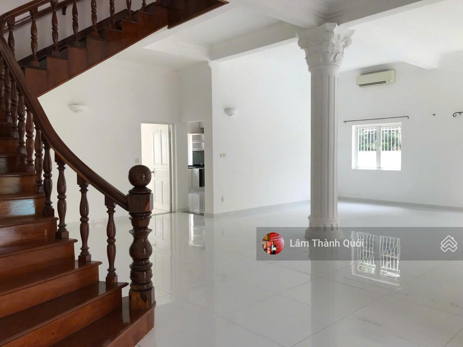 Bán villa đường Quốc Hương, 20x55m, 1053m2, 1 lầu, có hồ bơi rộng, 190 tỷ