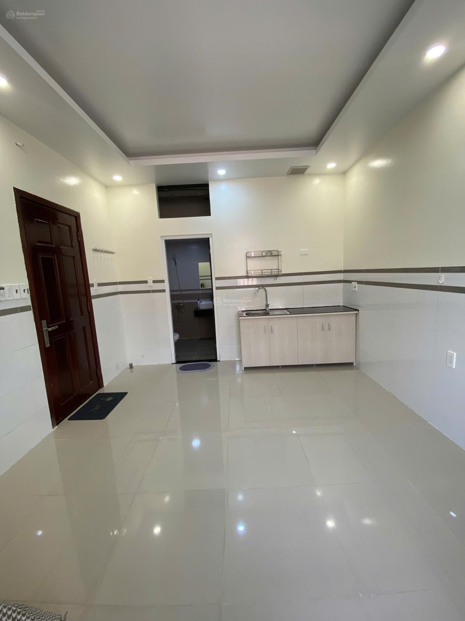 CẦN BẤN GẤP NHÀ 4 TẦNG + SÂN THƯỢNG,NHÀ HIỆN TẠI GIA ĐÌNH VỪA Ở VỪA CHO THUÊ ĐƯỢC 20 TRIỆU /THÁNG