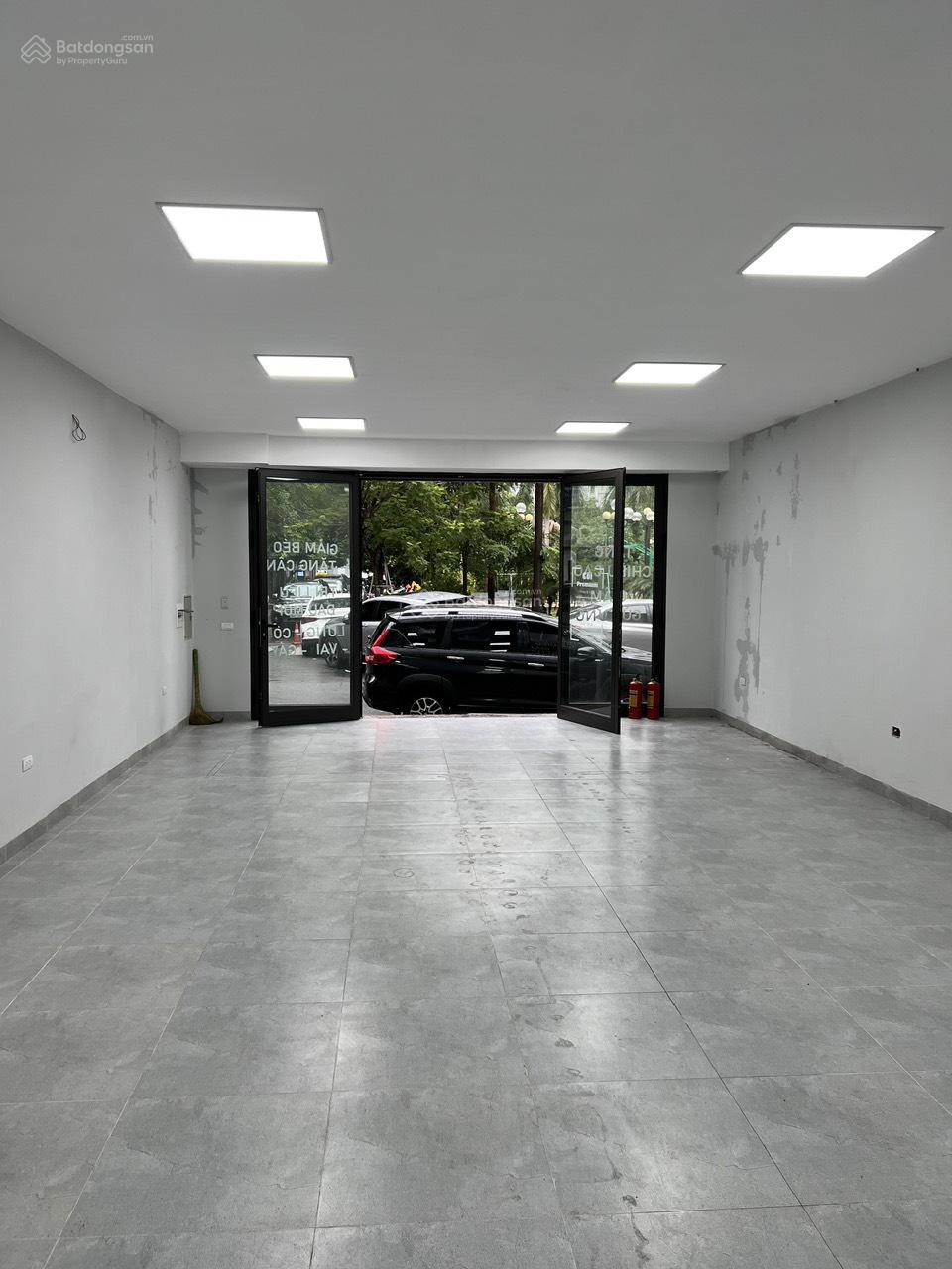 Cho thuê nhà biệt thự liền kề P. Yên Hòa, Cầu Giấy 85 m2, 5 tầng, thang máy mới đẹp 50 triệu