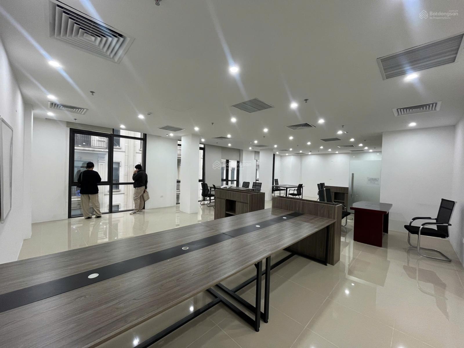 Cho thuê văn phòng 120 m2/tầng tại Vạn Phúc, thông sàn, thoáng đẹp như Ảnh giá chỉ 18 tr/tháng