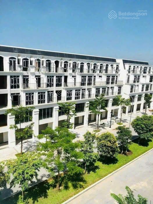 Bán liền kề đường 33m khu Anh Quốc dự án Hinode Royal Park. DT 100m2, giá 21,5 tỷ. LH: 0966 761 ***