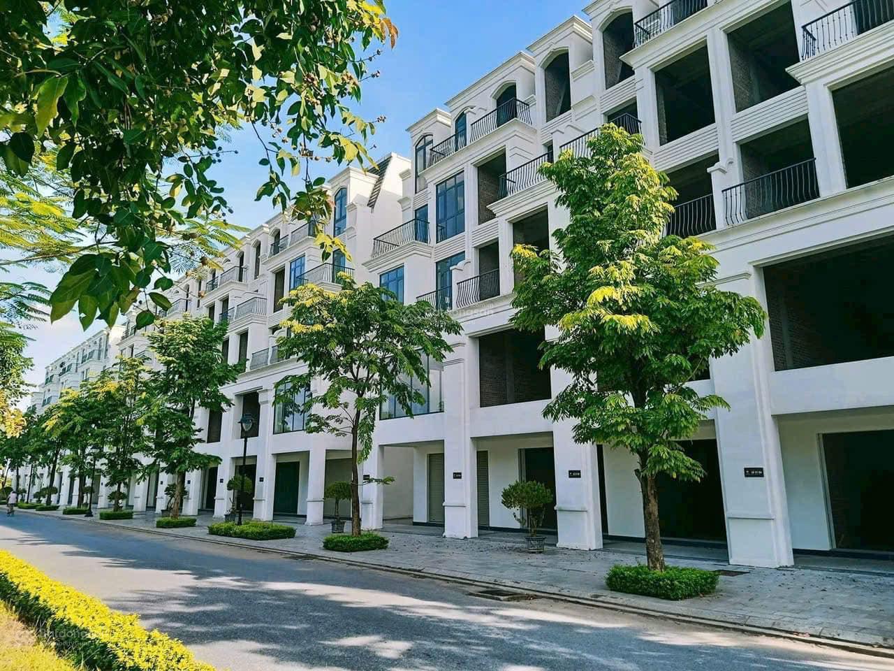 Bán liền kề đường 33m khu Anh Quốc dự án Hinode Royal Park. DT 100m2, giá 21,5 tỷ. LH: 0966 761 ***