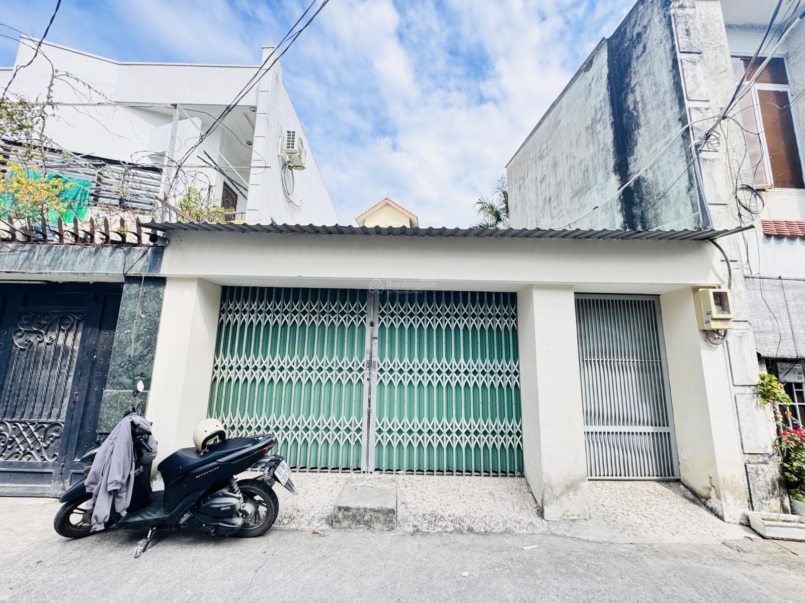 Bán Nhà Đường số 38- Gần Chợ Hiệp Bình-Phạm Văn Đồng Đường Xe Tải tiện xây mới. Ngang 5,5m- SHR