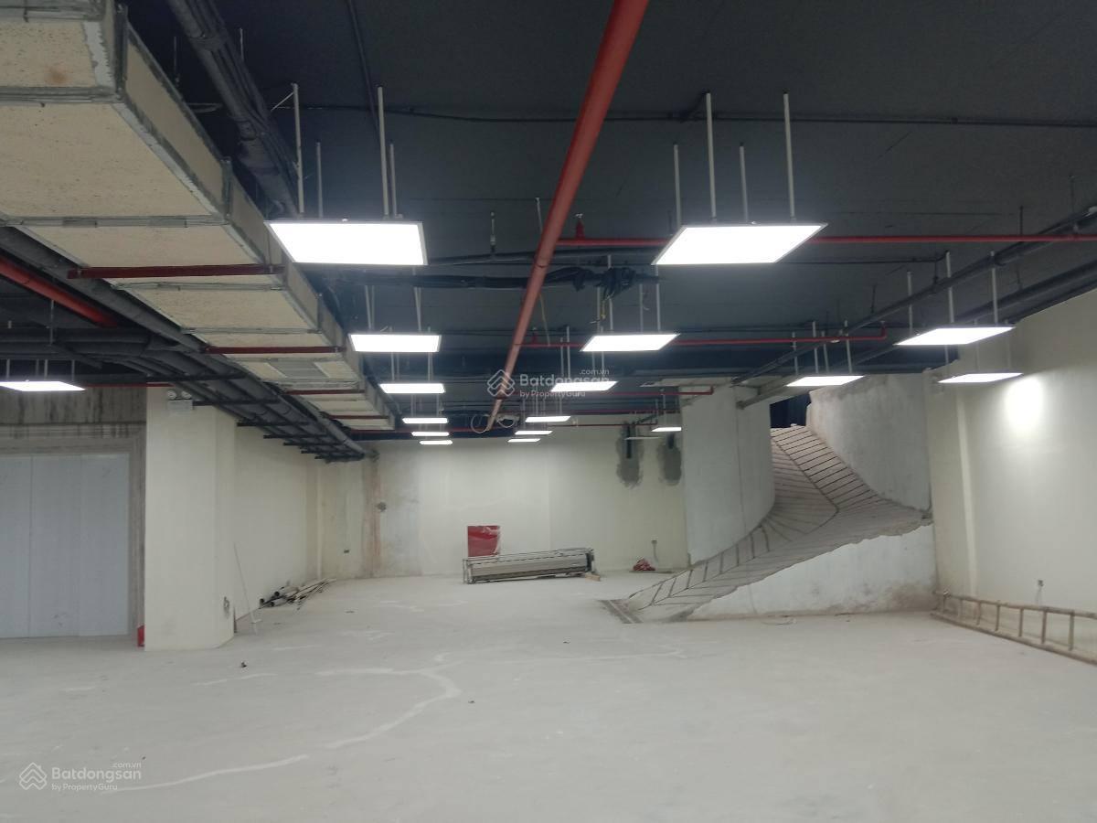 Cho thuê tòa văn phòng mặt phố Nguyễn Hữu Huân, Hoàn Kiếm DTSD 450m2 3 tầng, có hầm