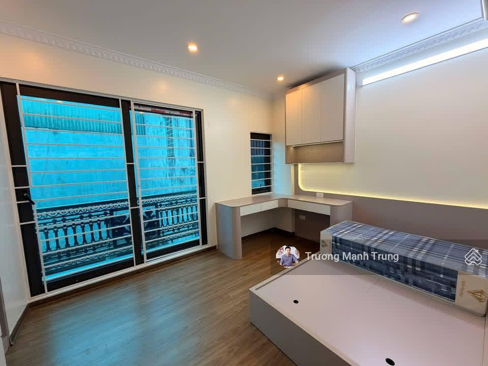 Ngọc Khánh, Chính chủ cần bán gấp 5 tầng thang máy 42m2. Ngõ nông gần ô tô cách phố 50m nhỉnh 9 tỷ