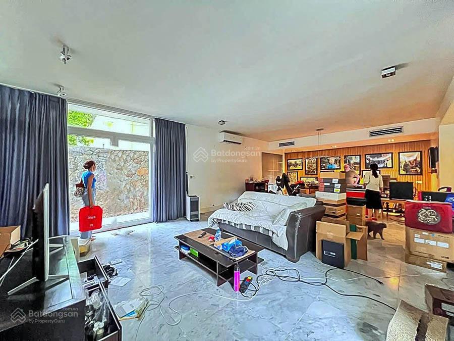 Cho thuê biệt thự 200m2, 100 triệu tại To Ngọc Vân, p Tây Hồ, Hà Nội - hàng hiếm