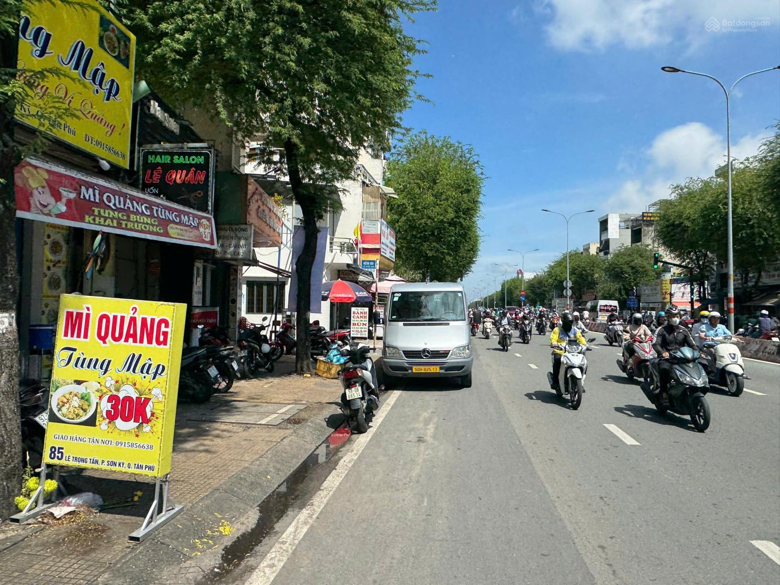 Cực tốt kinh doanh, bán nhà 4 tầng mặt tiền ngay Lạc Long Quân, gần chợ vải Tân Bình giá 11.2 tỷ