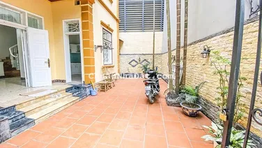 Cho thuê NR 4PN, 2WC, 120m2 ở Tây Hồ, giá cực chất 29 triệu VND