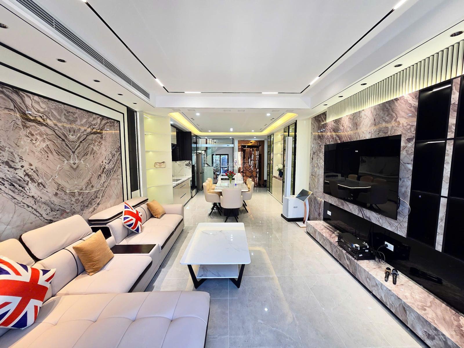 Tái định cư Ngọc Thụy, thang máy, 58m2, vỉa hè rộng, đường 12m, hai thoáng, kinh doanh đa dạng Tái định cư Ngọc Thụy, thang máy, 58m2, vỉa hè rộng, đường 12m, hai thoáng, kinh doanh đa dạng