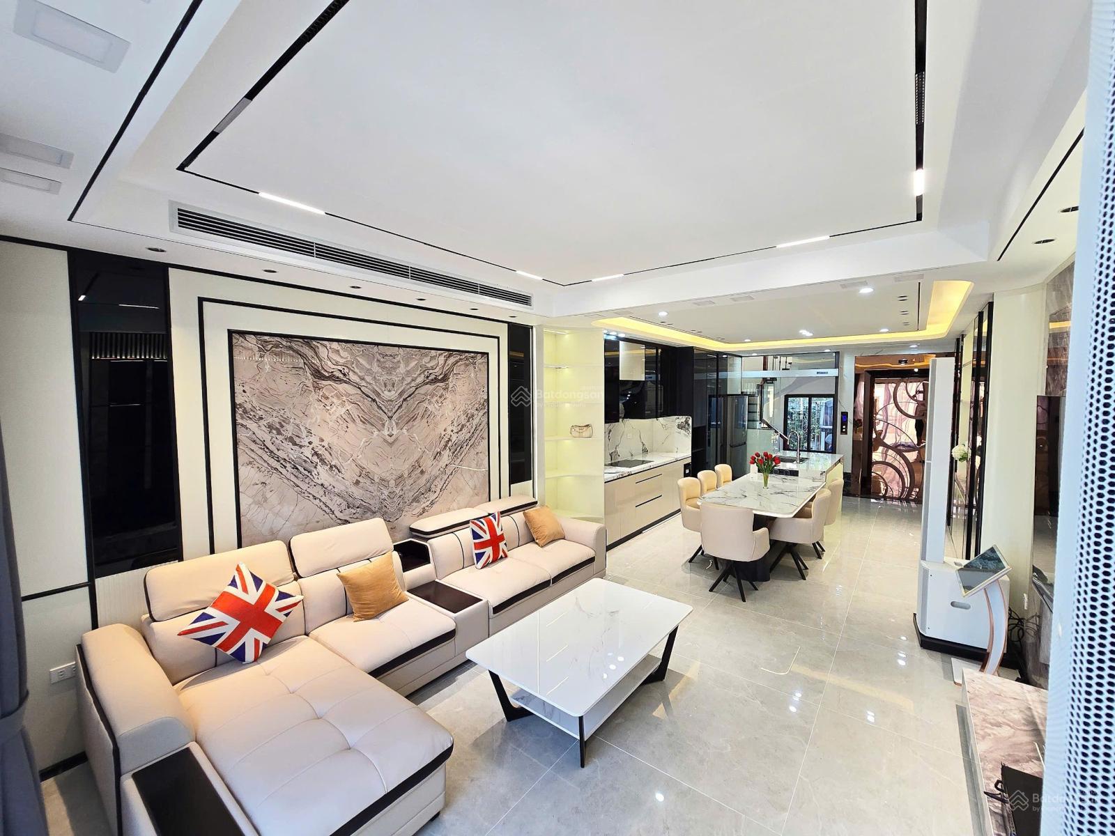 Tái định cư Ngọc Thụy, thang máy, 58m2, vỉa hè rộng, đường 12m, hai thoáng, kinh doanh đa dạng Tái định cư Ngọc Thụy, thang máy, 58m2, vỉa hè rộng, đường 12m, hai thoáng, kinh doanh đa dạng