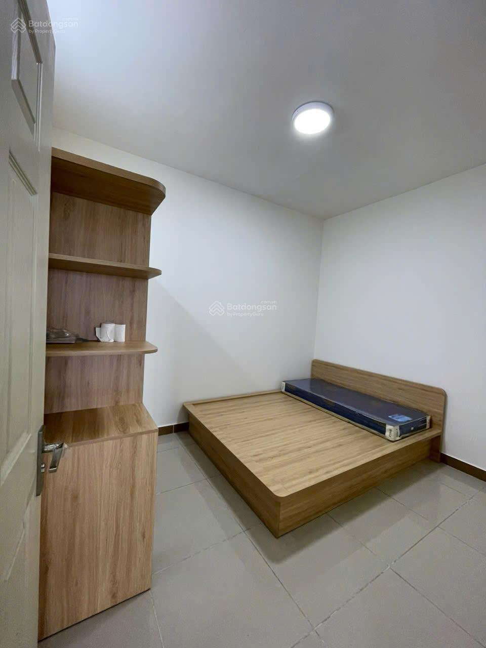 Bán gấp 75m2, 2pn, 2wc ban công rộng, tại The Era Town, giá 3,250 tỷ. LH: 0902 952 ***