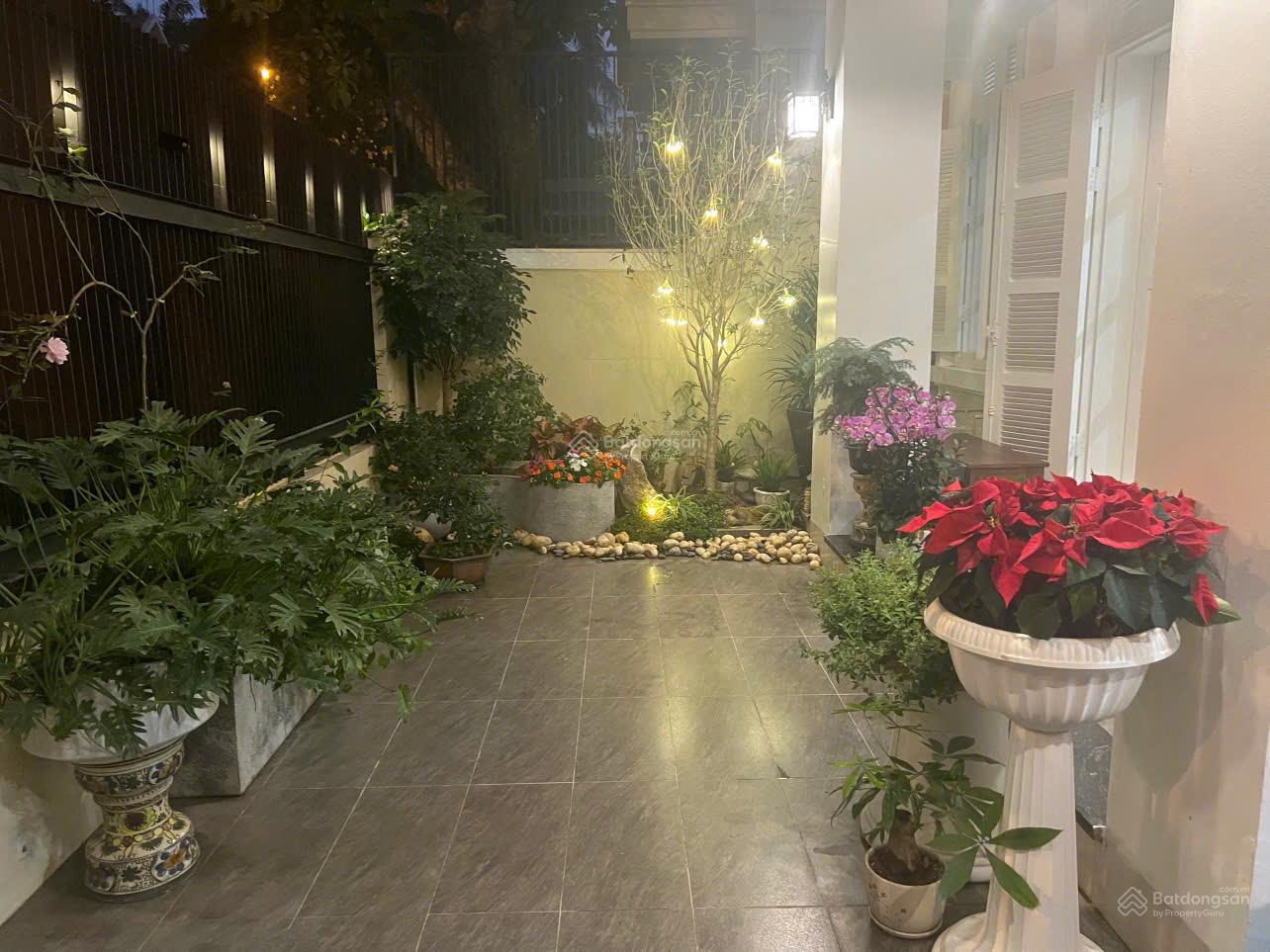 Bán biệt thự song lâp khu T Ciputra Tây Hồ, DT 180m2, nhà đã sửa đẹp vào ở luôn. LH 0966 998 ***