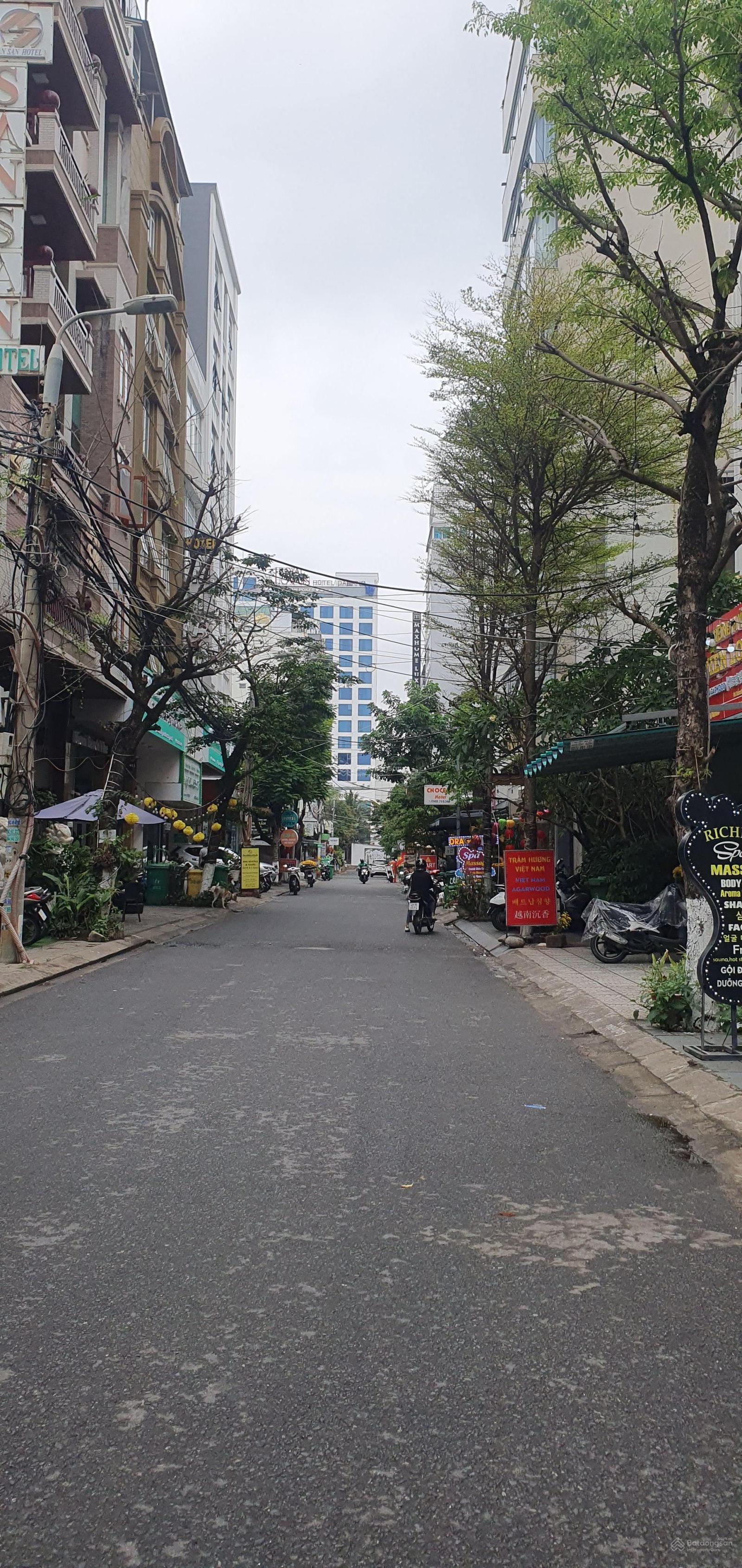 Lô góc 3 mặt tiền Mỹ Khê 8 (ngang 5.6m, nở hậu đẹp)