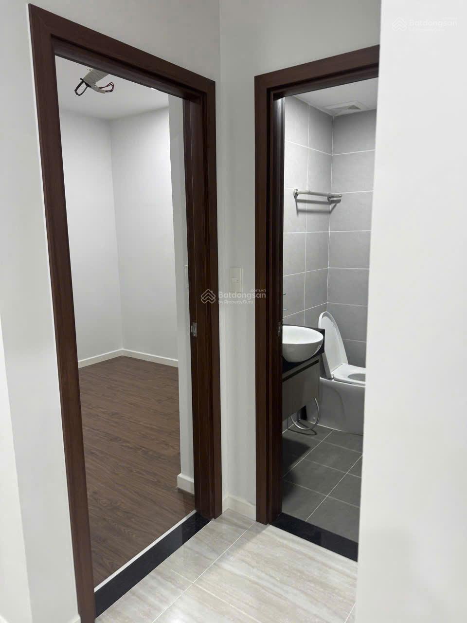 2.74 tỷ căn 2PN + 2WC tháp TTTM Bcons City rẻ nhất dự án. Có sẵn hợp đồng thuê nhà 14 triệu/tháng