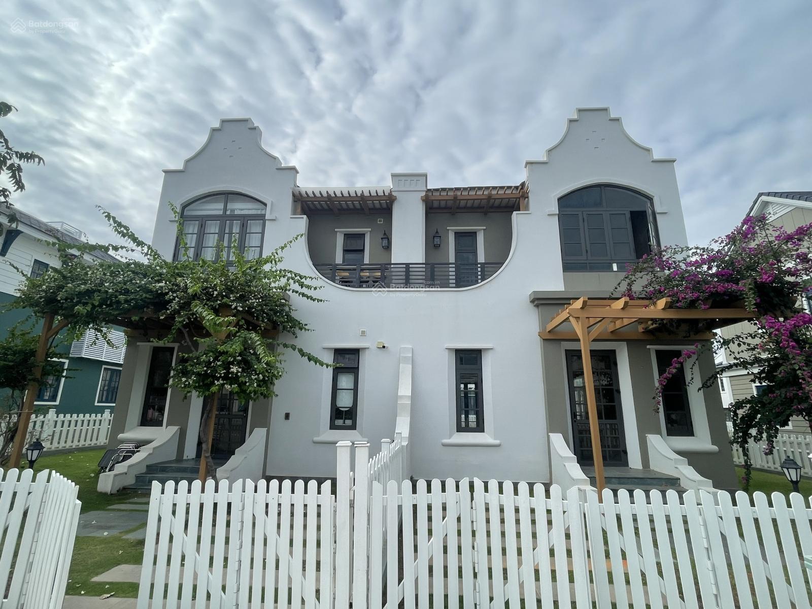 Chỉ 24,5tr/m2 tức là chỉ 4.9 tỷ sở hữu Biệt thự 200m2 ngay Khu 3 Novaworld Phan Thiết, nhà có sẵn