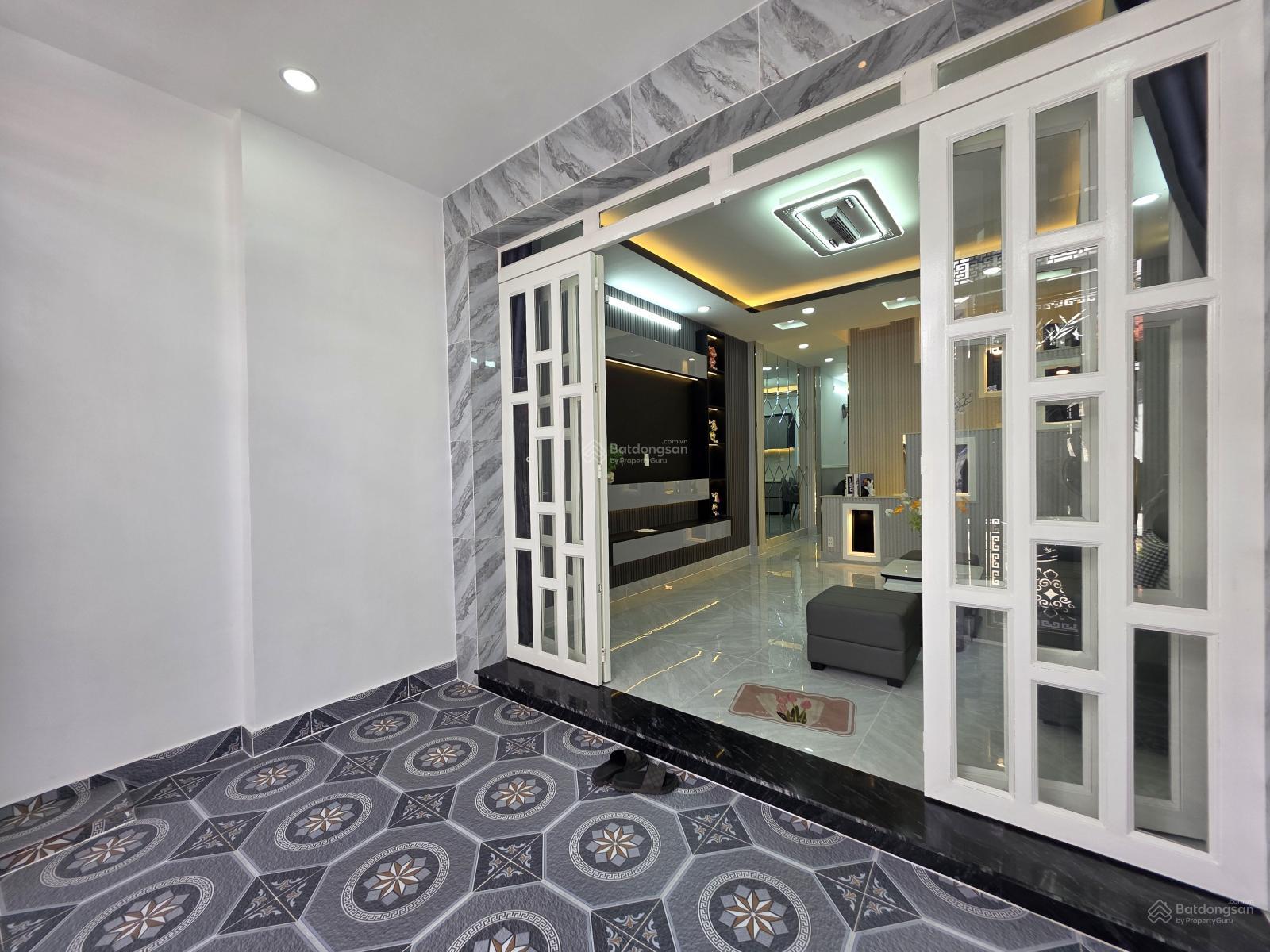 Nhà phố hiện đại hẻm xe hơi 1806 Huỳnh Tấn Phát - TT Nhà Bè