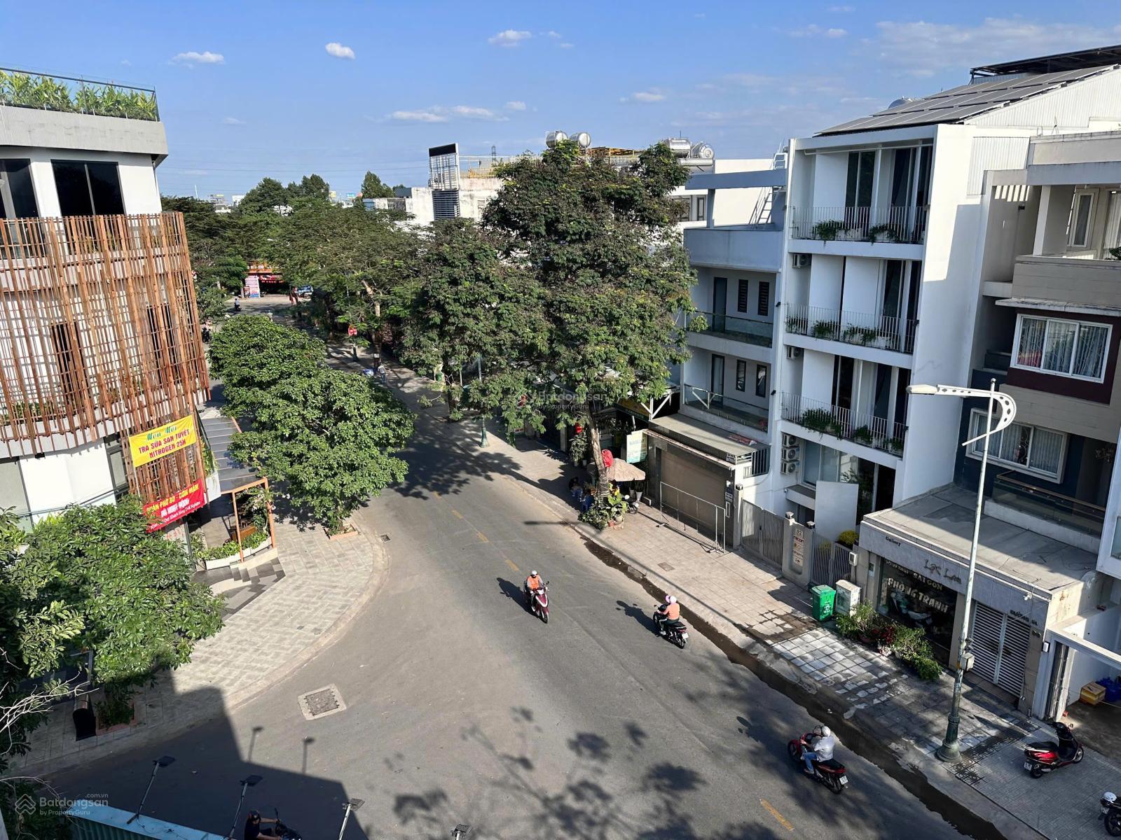 Cho thuê toà nhà văn phòng có thang máy, sàn trống suốt - Mặt tiền đường 56, KDC Đông Thủ Thiêm