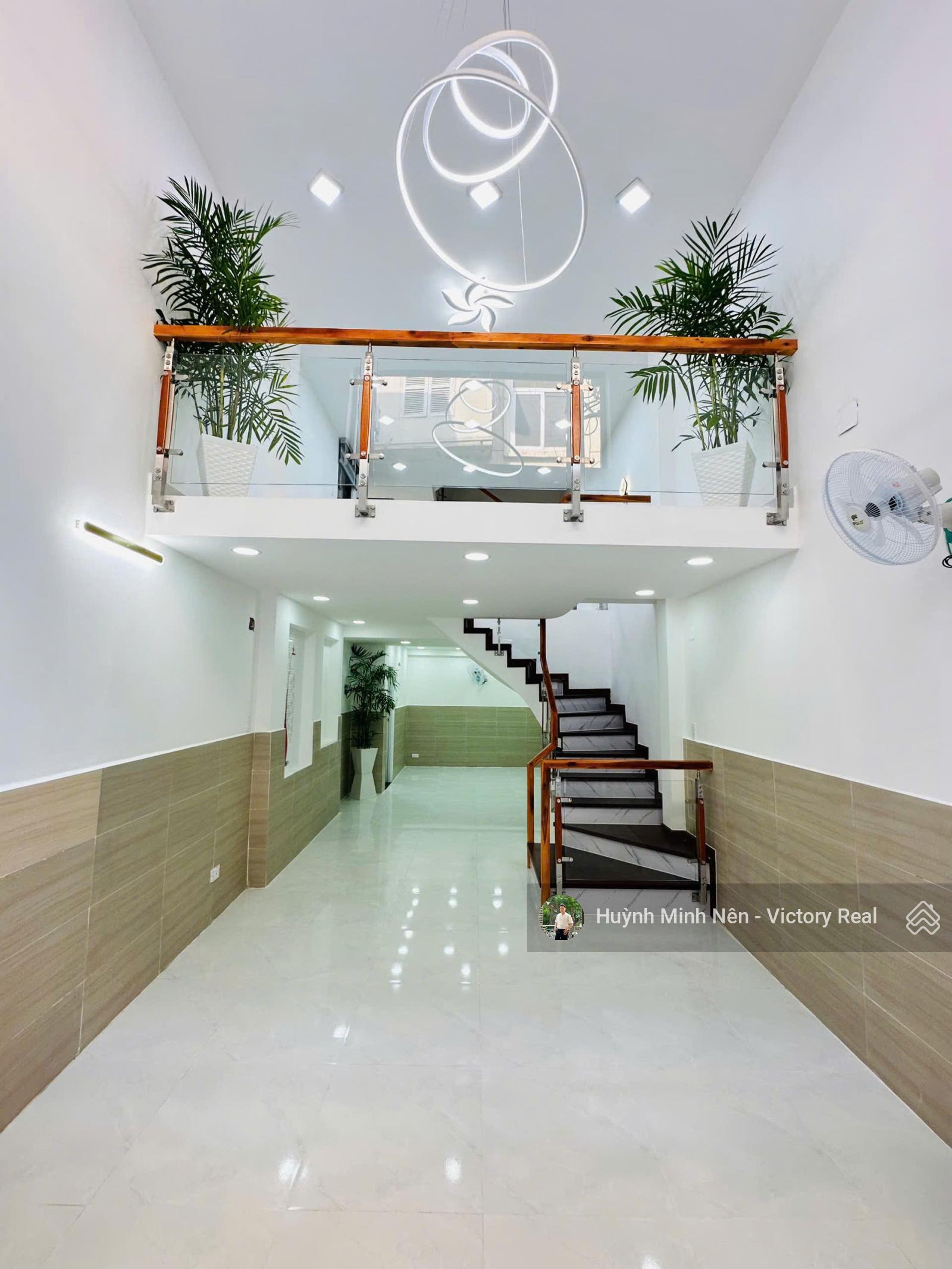 Nhà Đẹp đường Phạm Văn Hai- Lê Văn Sỹ ( 3.5 x 12m nở hậu 4.8m ) - 4 Tầng giá chỉ 8.69 tỷ TL