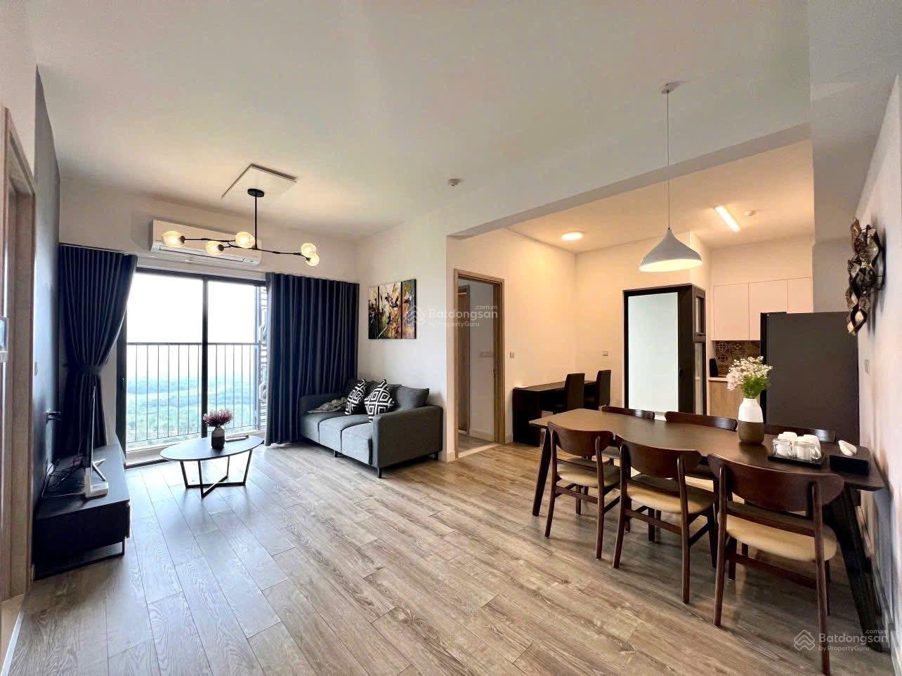 Bán căn 3 phòng ngủ toà Lake 1 Ecopark tầng trung view trực diện sân golf, hồ thiên nga