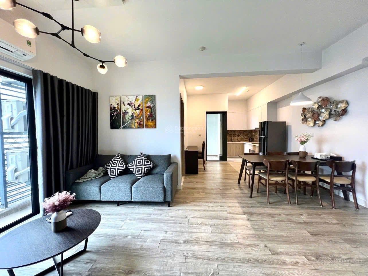 Bán căn 3 phòng ngủ toà Lake 1 Ecopark tầng trung view trực diện sân golf, hồ thiên nga