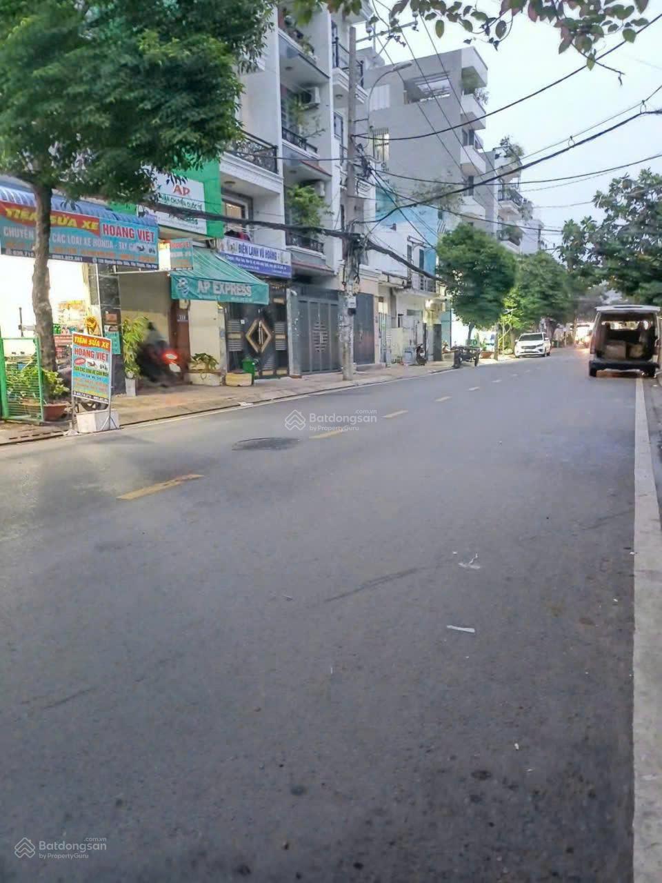 Bán nhà mặt tiền kinh doanh Tân Sơn Nhì, Quận Tân Phú; đều 4mx20m. Giá chỉ 17.5 tỷ