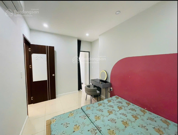 Bán căn PH Nha Trang DT 64m2, 2PN 2WC, full nội thất, view ngoài, sẵn sổ, giá 1tỷ950tr