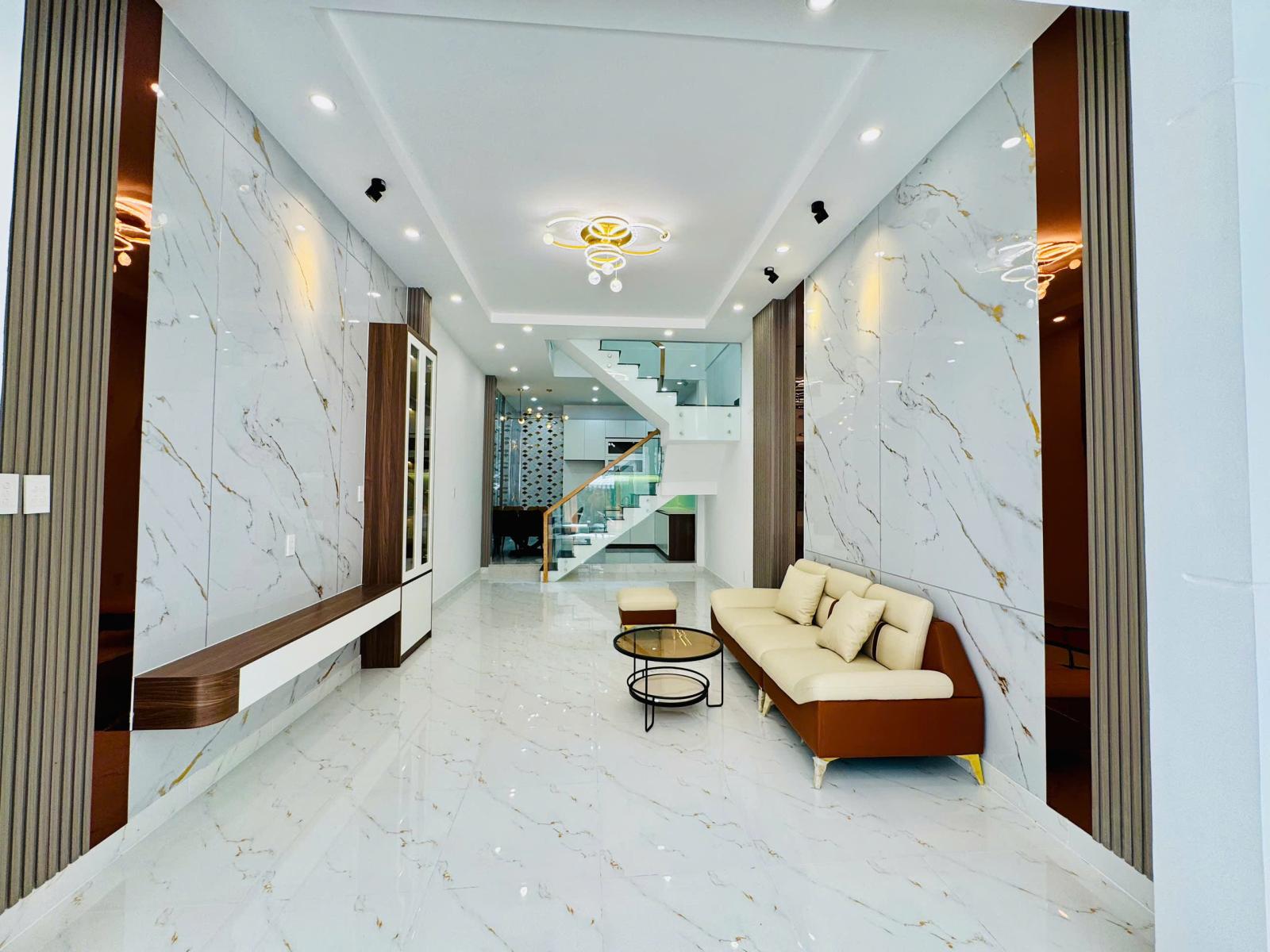 bán nhà vị trí kinh doanh ngay chợ Võ Thành Trang - đường Âu Cơ, Tân Bình _ DT 62 m2 nhà mới 3 tầng
