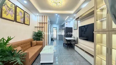 LQĐ/nhỉnh 6tyxxx - nhà 2 tầng đúc mới keng full nội thất nằm giữa trung tâm - LH 0708 649 *** Ms Vân