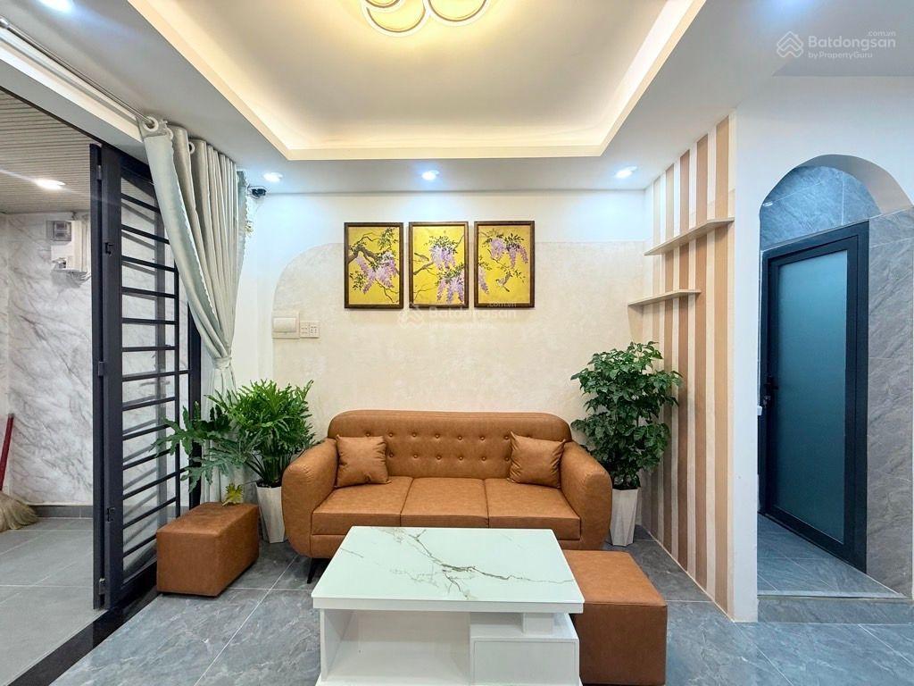 LQĐ/nhỉnh 6tyxxx - nhà 2 tầng đúc mới keng full nội thất nằm giữa trung tâm - LH 0708 649 *** Ms Vân