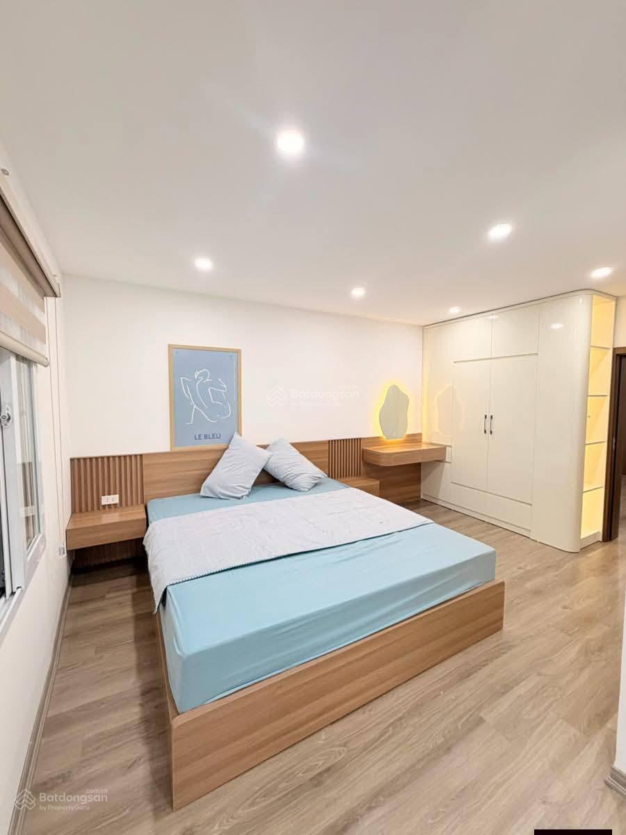 Nhà đẹp ô tô gần nhà Phương Mai, Đống Đa 70m2, giá 4.98 tỷ