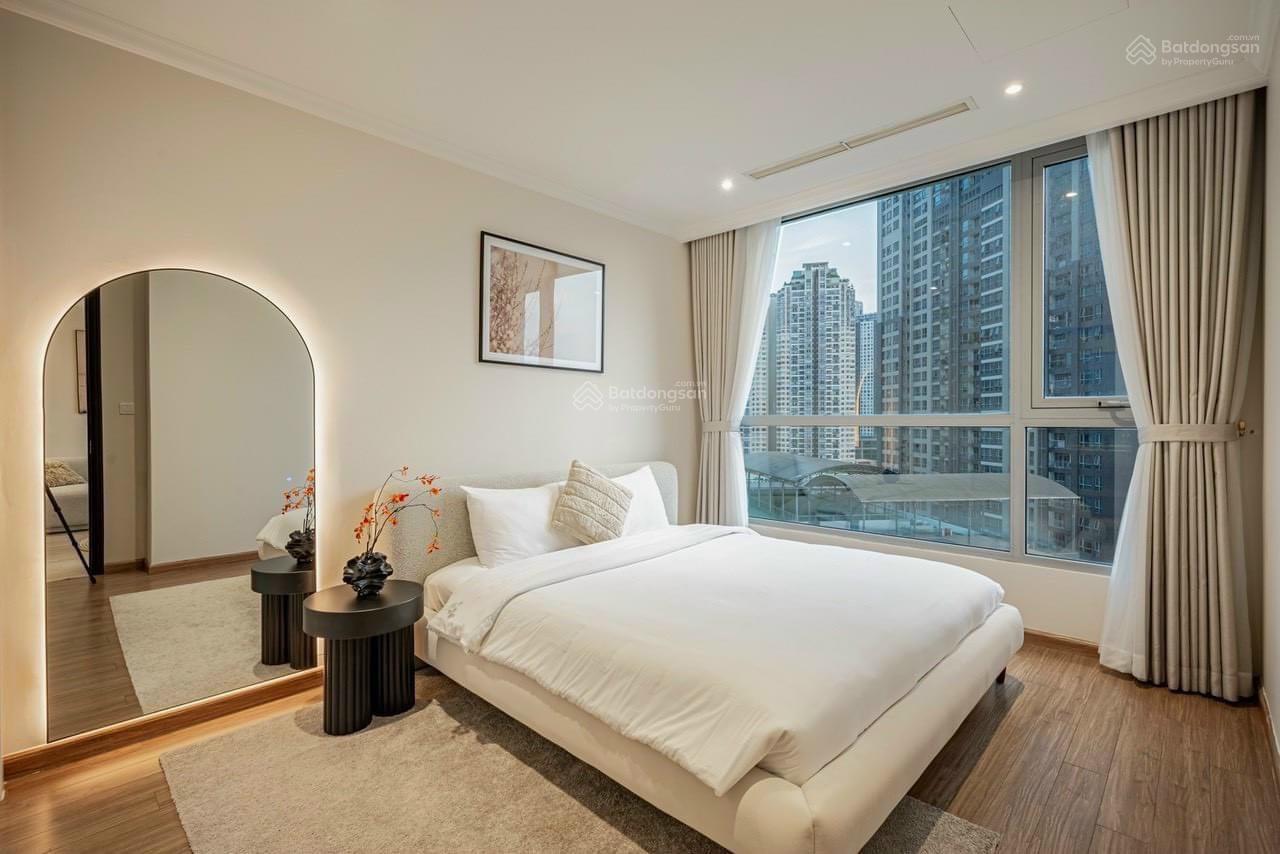 Cho thuê căn hộ CC tại Oriental Plaza 685 Âu Cơ, 12 triệu VND, 78 m2, 2pn 2wc LH 0907 909 *** Hùng