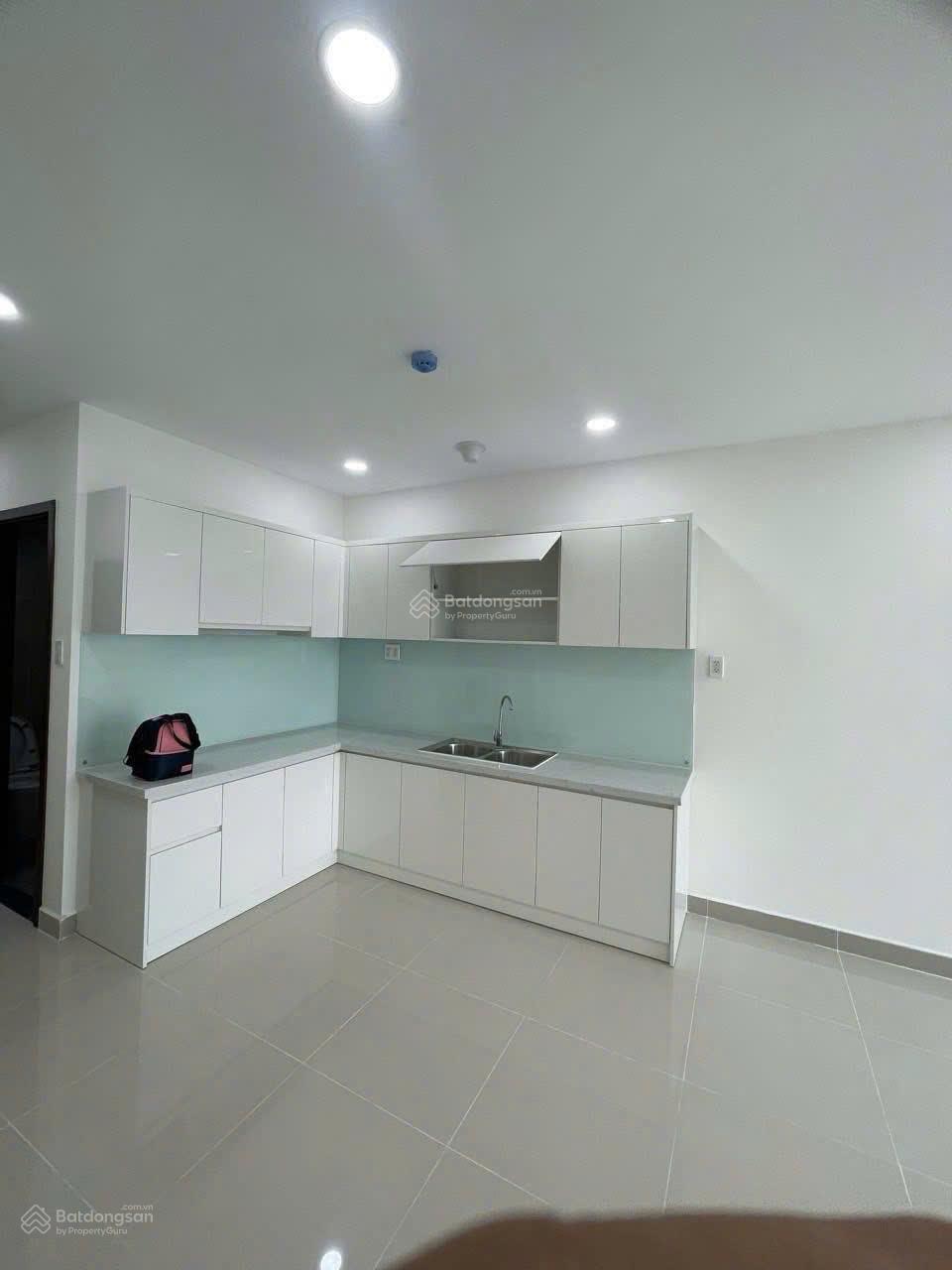 Chính chủ bán căn hộ The Western Capital, 68m2, 2 phòng ngủ, 2WC, view đẹp, giá 2.99 tỷ 0901 499 ***