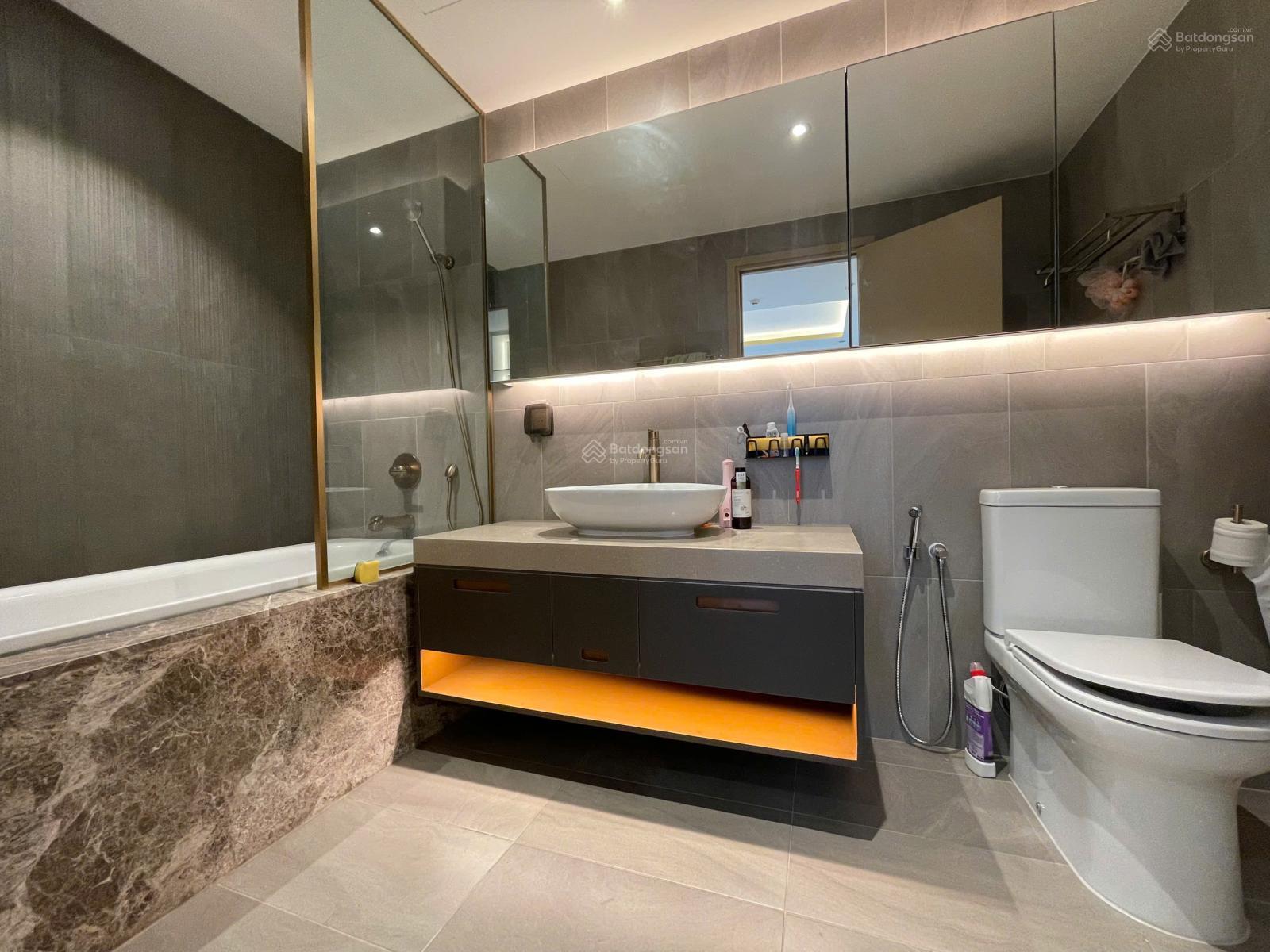 Bán gấp căn hộ cao cấp Scenic Valley 1, DT 110m2, 3PN 2WC giá 9,3tỷ, LH: 0911 209 *** Em Hào