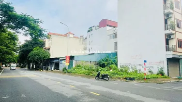 LÔ GÓC CỰC ĐẸP,TĐC GIANG BIÊN - VIỆT HƯNG - LB.
DT 90M2, MT ĐÁ BÓNG, GIÁ HẤP DẪN KÍNH MỜI QUÍ KHÁCH