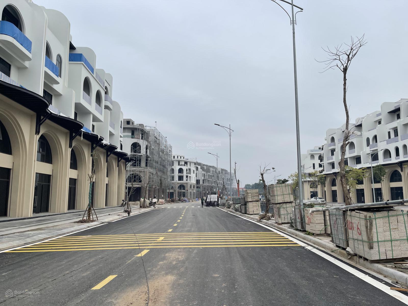 Hàng cực hot! Bán gấp lô biệt thự DT 160m2. MT 8m. Xây 4T. Nhà 2 mặt đường. LH 0986 459 ***