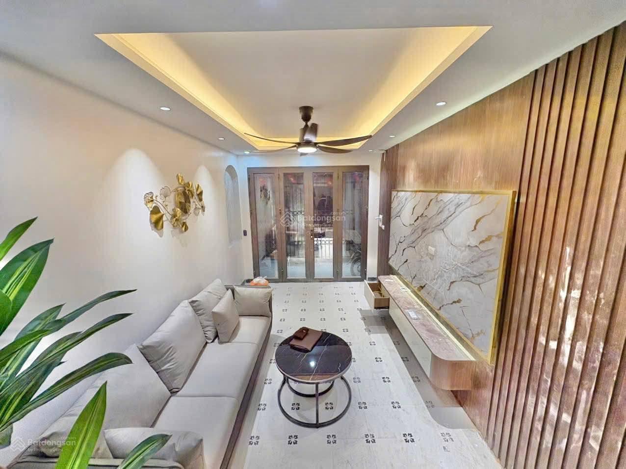 Nhà Đẹp Gần Phố Trương Định, Hai Bà Trưng 30m, 4 tầng, giá 7.5 tỷ. Nhà Đẹp Gần Phố Trương Định, Hai Bà Trưng 30m, 4 tầng, giá 7.5 tỷ.