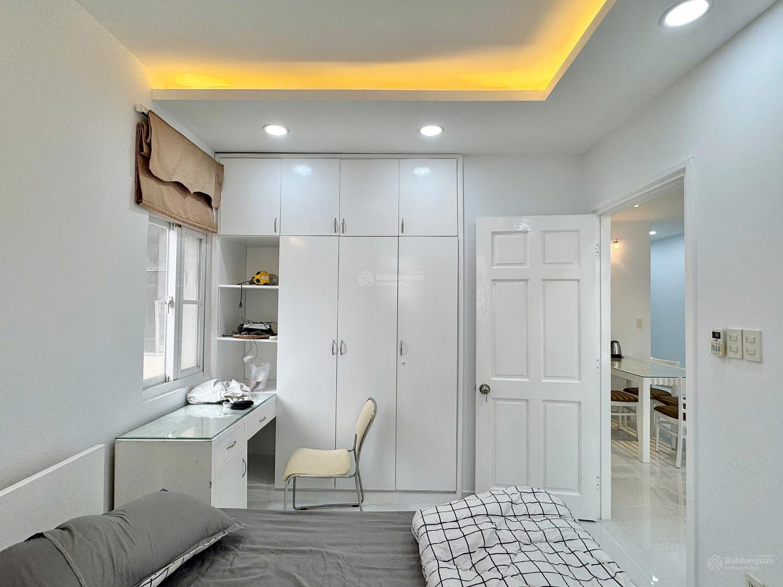 Cho thuê CC Sky Garden 3, giá cực chất 16 triệu, 68m2, 2PN, 2WC, View nội khu