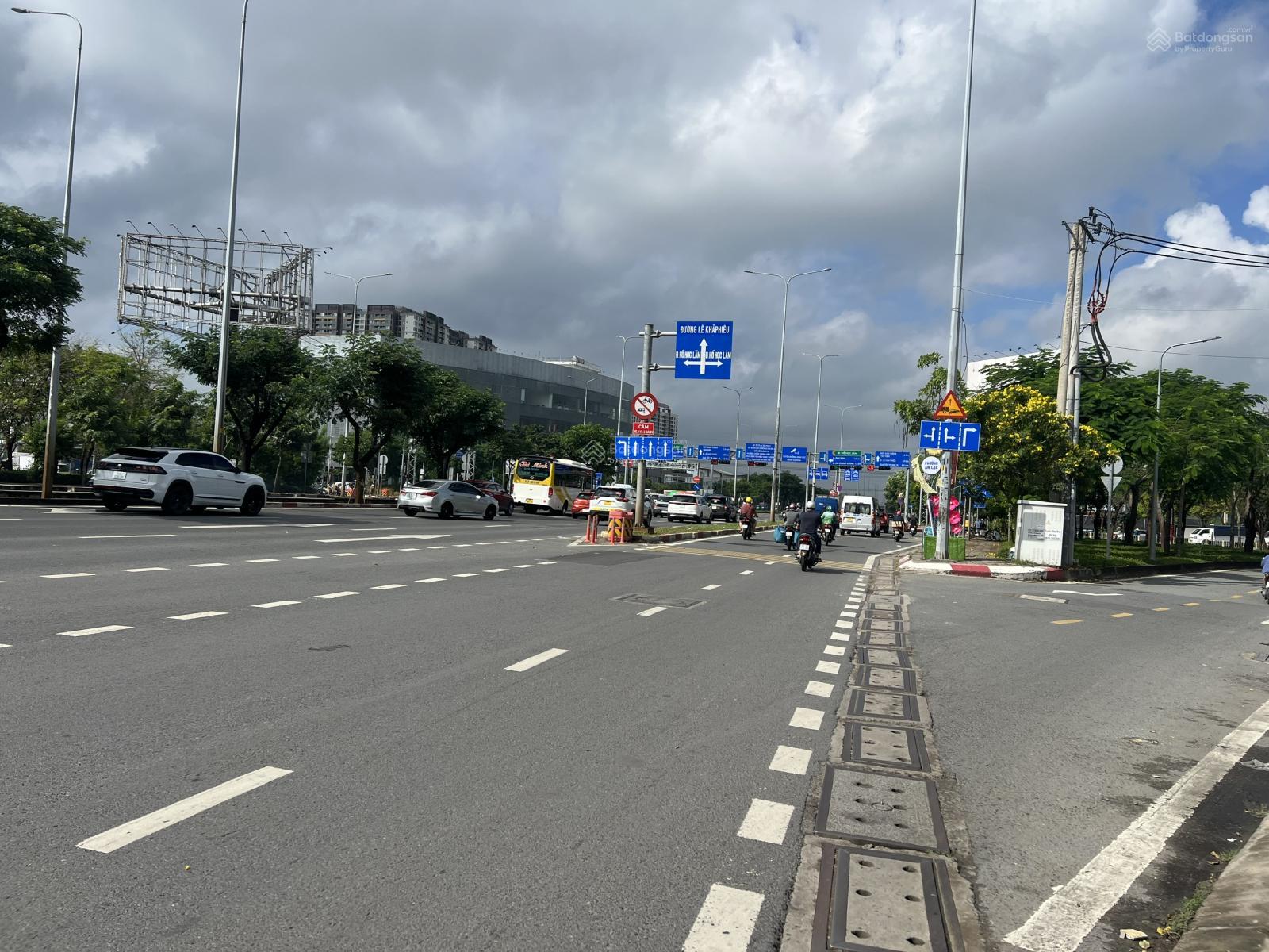 Nhà bán hiếm, MT KD Võ Văn Kiệt, ngang lớn 8mx12m, 90m2, 3 tầng, mới đẹp, khu vip Nhà bán hiếm, MT KD Võ Văn Kiệt, ngang lớn 8mx12m, 90m2, 3 tầng, mới đẹp, khu vip