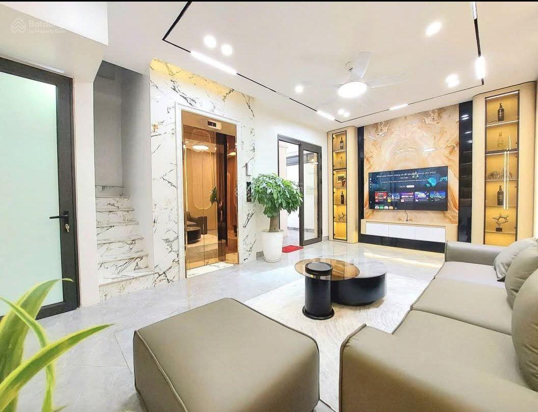 Hơn 8 tỷ nhà đẹp 6 tầng thang máy phố Ngọc Khánh Ba Đình - hai thoáng gần phố - nội thất xịn