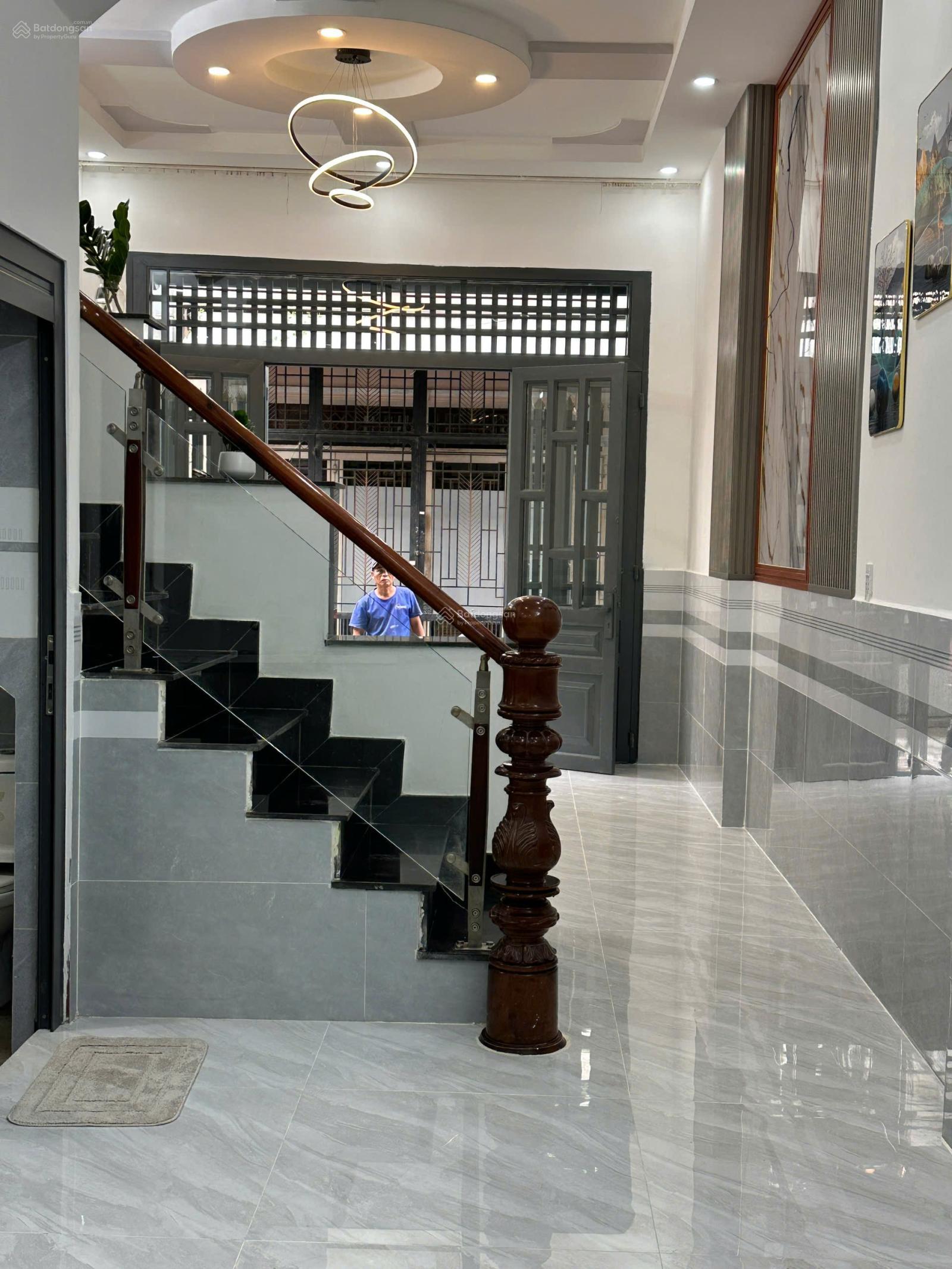 Bán nhà sổ hồng riêng 1/ Đường 18B_ Mã Lò, Bình Tân: 4mx10m đúc 1 trệt 1 lầu