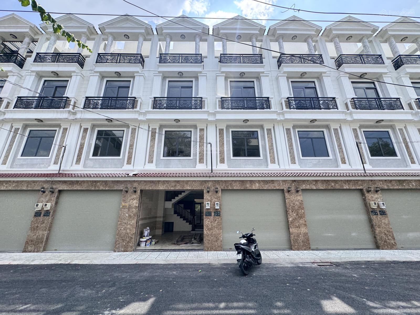 Nhà xây mới 1 trệt 1 lửng 2 lầu đường 9m có vỉa hè gần Vạn Phúc City, Quốc Lộ 13 Sổ hoàn công