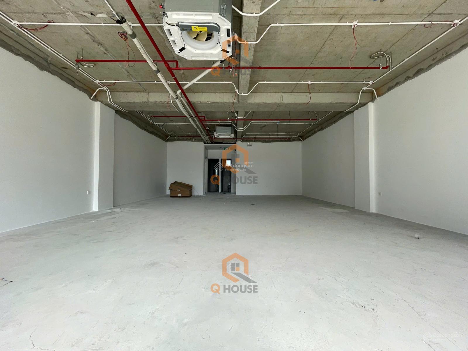 Tòa nhà "mới - đẹp - rẻ" ngay Nguyễn Hoàng 7m*20m hầm 5 tầng suốt thang máy, chỉ 100 triệu/tháng