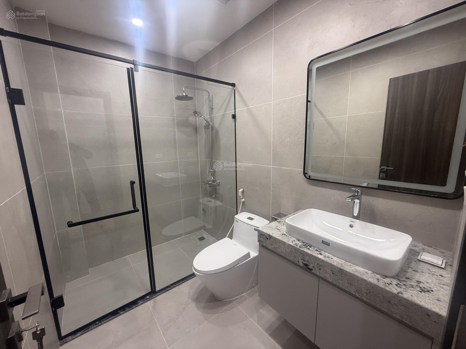 Nhà đẹp ở ngay tại khu đấy giá Tư Đình, đón đầu cầu Trần Hưng Đạo, DT 72, 8 Tầng, Vỉa hè, full đồ.