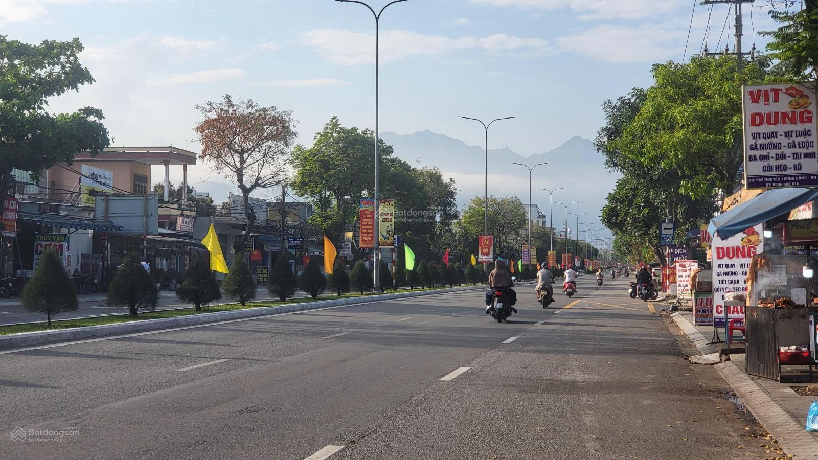 Bán nhà cấp 4 .mặt tiền Nguyễn Lượng Bằng.dt 120m2..đianj đg kinh doanh sầm uất giá 6 tỷ 400 có bớt