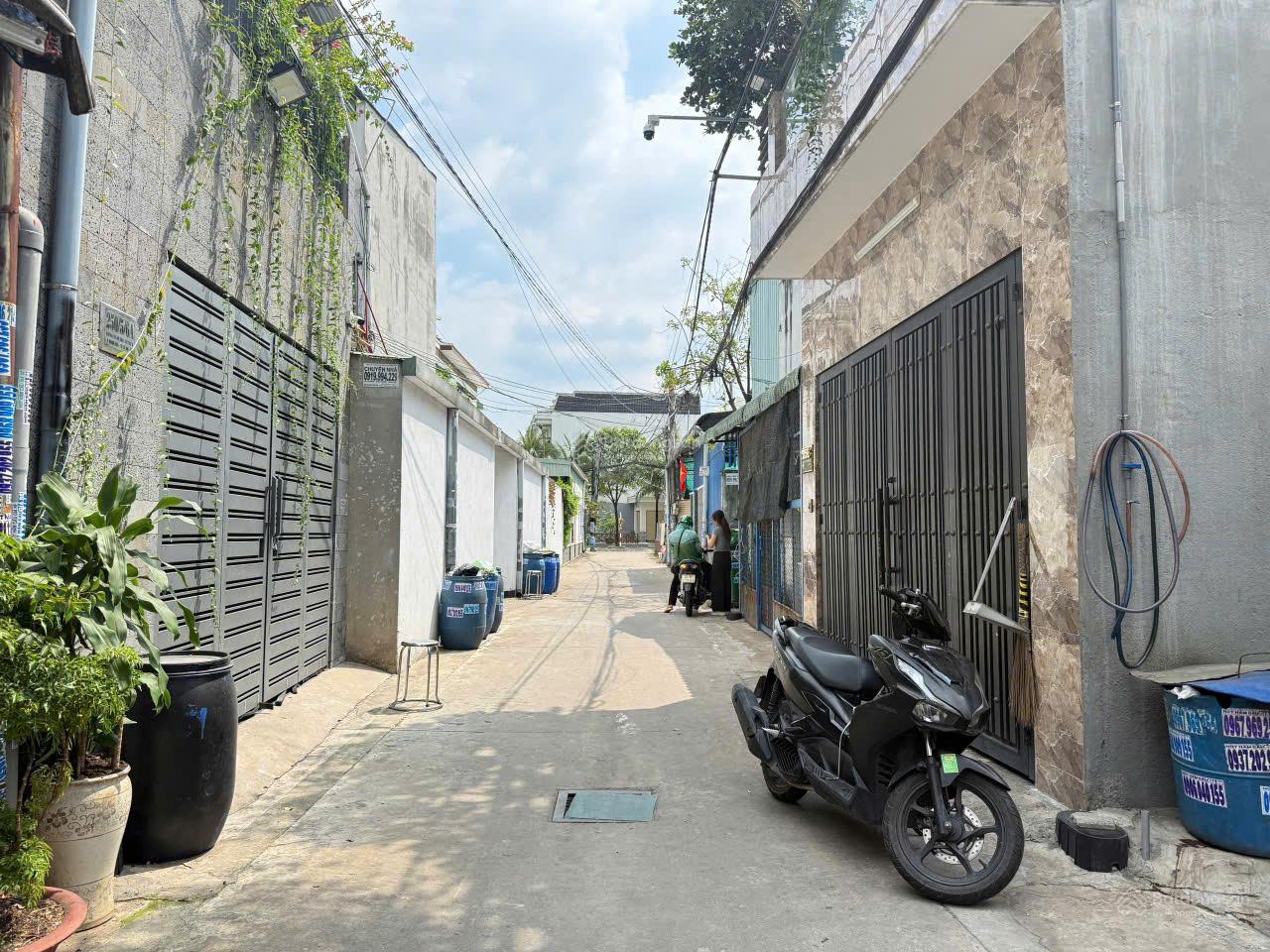 Đất gần ST GO Dĩ An, giáp QL1K và làng đại học quốc gia HCM; DT 103m2 full TC, đường xe hơi