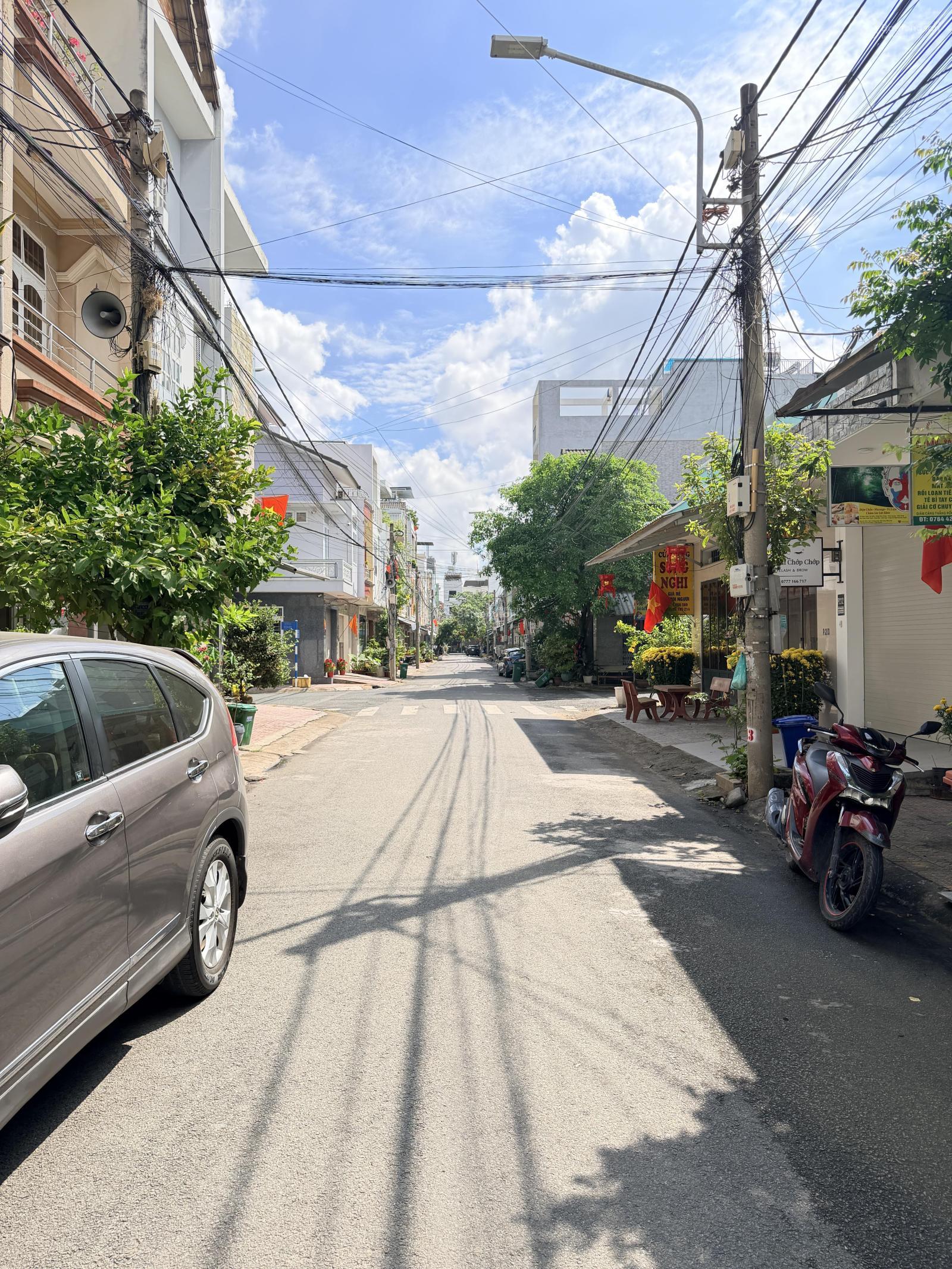 Bán lô đất đường N12 KDC D2D Phường Thống Nhất (Trấn Biên). DT: 4x18=72m2. Giá: 5tỷ690 TL