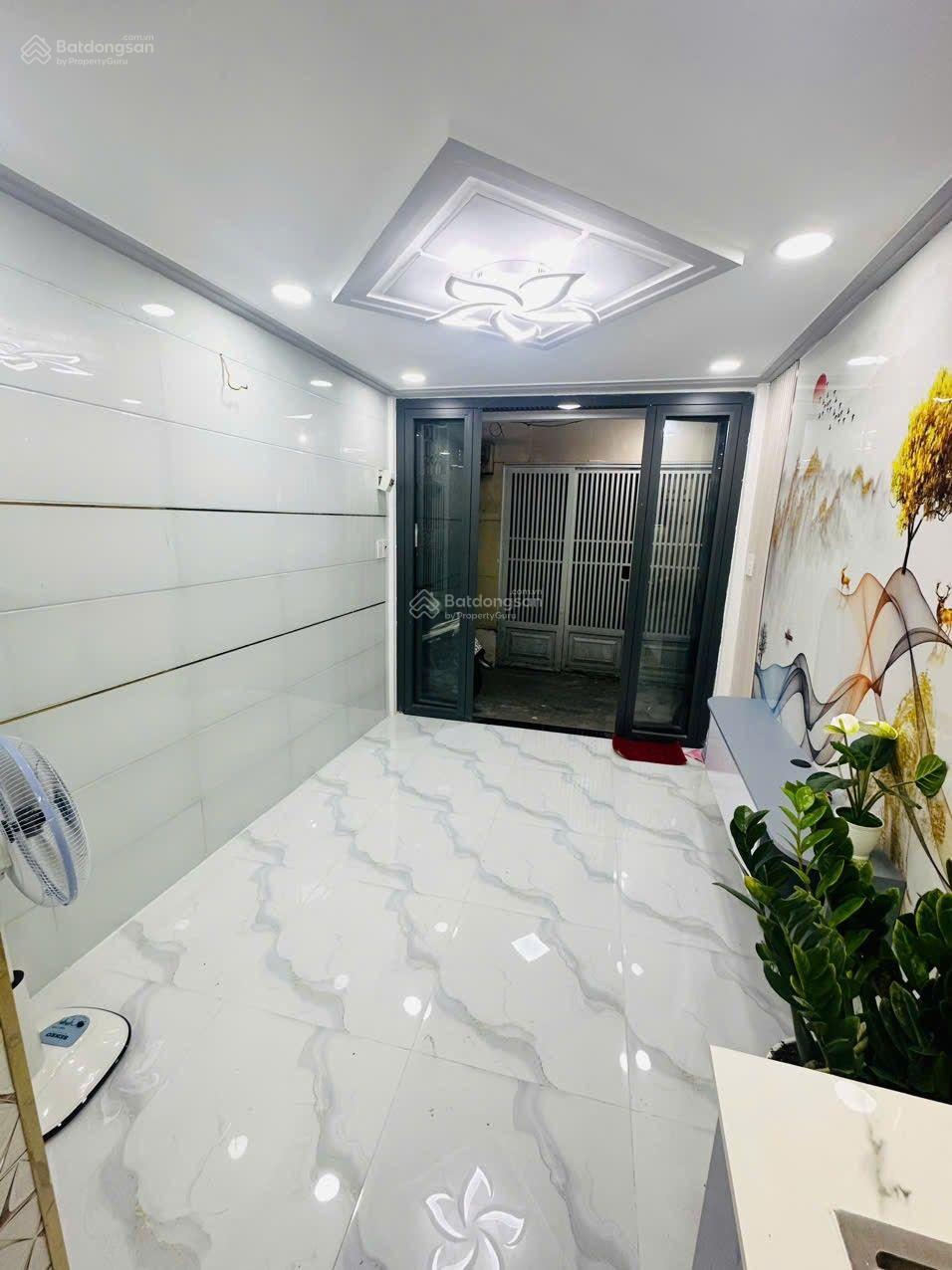 (3,6 Tỷ TL) NHÀ VĨNH VIỄN 4 TẦNG ĐẸP ( NHỎ NHỎ, XINH XINH ) GẦN MẶT TIỀN..!