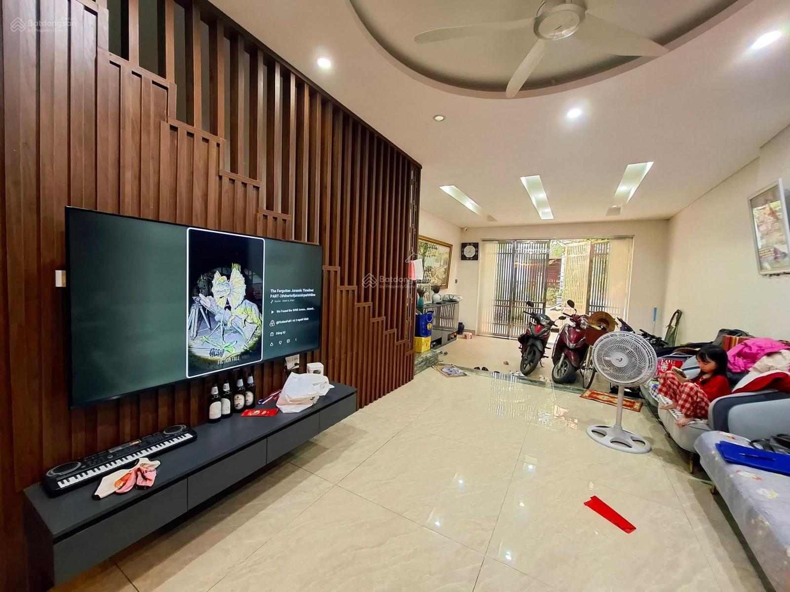 Bán nhà Vạn Phúc, Hà Đông, 75m2, 4T, P/lô Vỉa hè, ô tô tránh đỗ, ở sướng, thoáng trước sau, 23 Tỷ